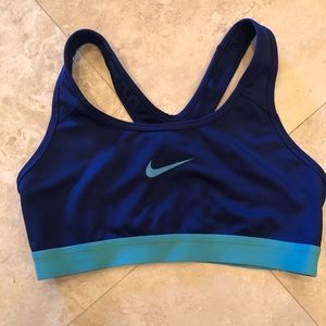 Nike pro sports bra